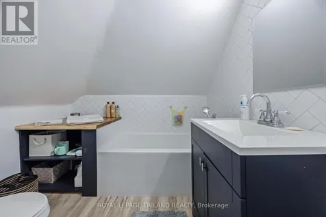 49 Devonshire Place St. Thomas ON N5R 3N2