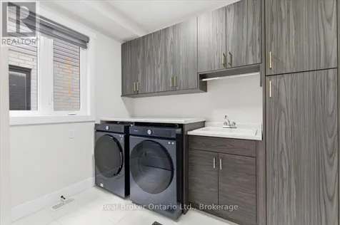 92 Moon Crescent Cambridge ON N1S 0C4