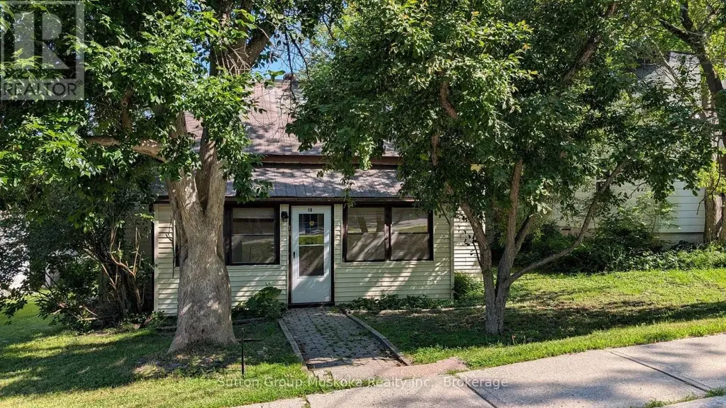 18 Susan Street West Huntsville ON P1H 1X4