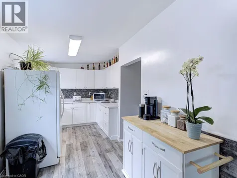 154 Luscombe Street Hamilton ON L9A 2K3