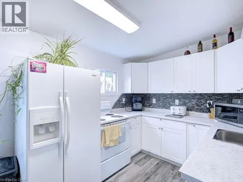 154 Luscombe Street Hamilton ON L9A 2K3
