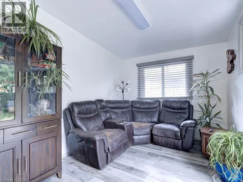 154 Luscombe Street Hamilton ON L9A 2K3