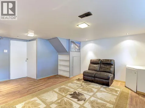 154 Luscombe Street Hamilton ON L9A 2K3