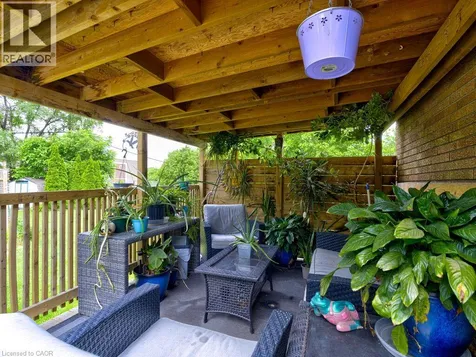 154 Luscombe Street Hamilton ON L9A 2K3