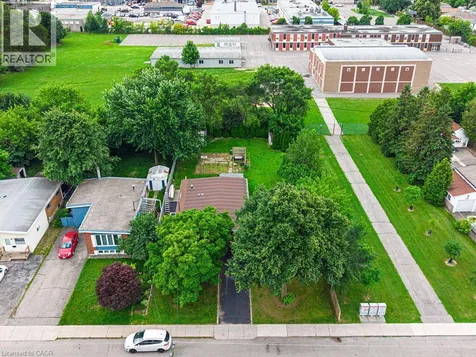 154 Luscombe Street Hamilton ON L9A 2K3