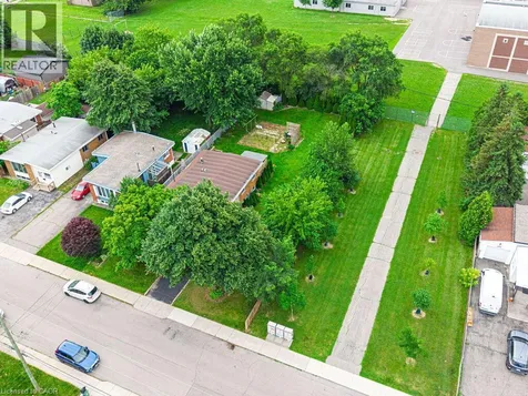 154 Luscombe Street Hamilton ON L9A 2K3