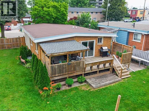 154 Luscombe Street Hamilton ON L9A 2K3