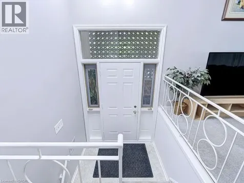 154 Luscombe Street Hamilton ON L9A 2K3
