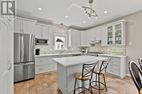 21 Avonmore Crescent Ottawa ON K2G 6J7