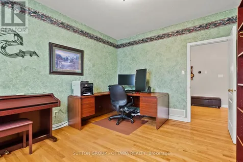 21 Avonmore Crescent Ottawa ON K2G 6J7