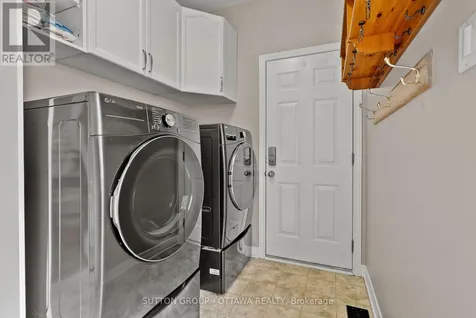 21 Avonmore Crescent Ottawa ON K2G 6J7