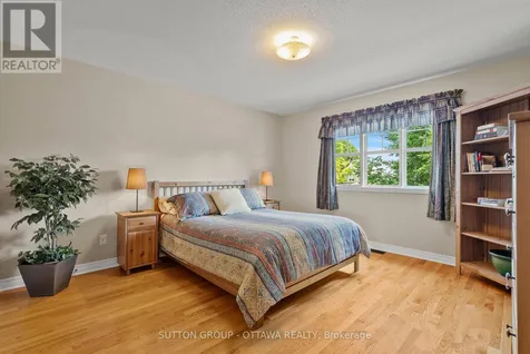 21 Avonmore Crescent Ottawa ON K2G 6J7