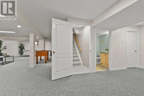 21 Avonmore Crescent Ottawa ON K2G 6J7