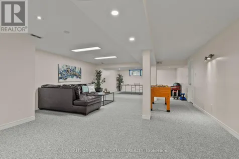 21 Avonmore Crescent Ottawa ON K2G 6J7