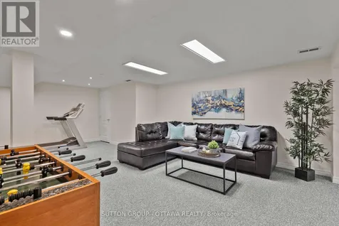 21 Avonmore Crescent Ottawa ON K2G 6J7