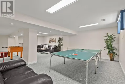 21 Avonmore Crescent Ottawa ON K2G 6J7