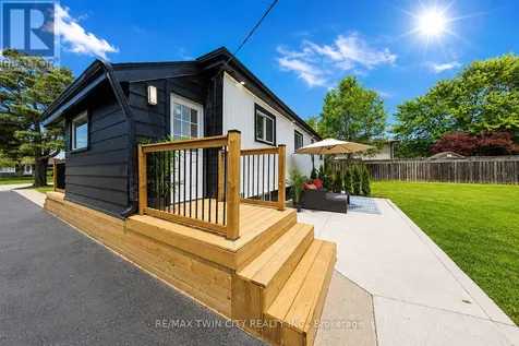 92 Fairview Drive Brantford ON N3R 2W9