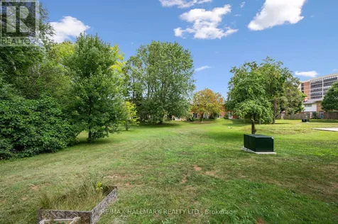 288 Westcourt Place Waterloo ON N2L 2R7