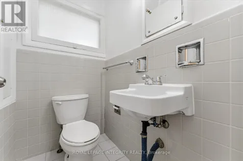 1873 Fairbanks Avenue Ottawa ON K1H 5X6