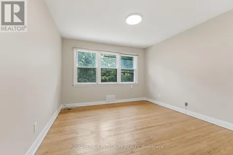 1873 Fairbanks Avenue Ottawa ON K1H 5X6