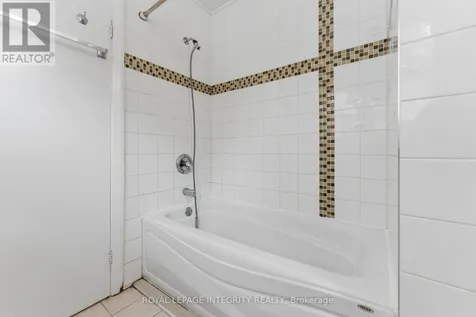 1873 Fairbanks Avenue Ottawa ON K1H 5X6