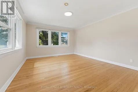 1873 Fairbanks Avenue Ottawa ON K1H 5X6