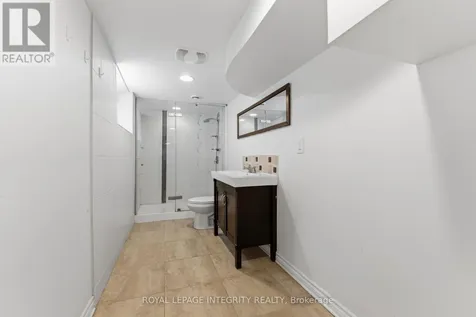 1873 Fairbanks Avenue Ottawa ON K1H 5X6