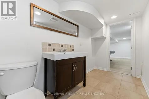 1873 Fairbanks Avenue Ottawa ON K1H 5X6