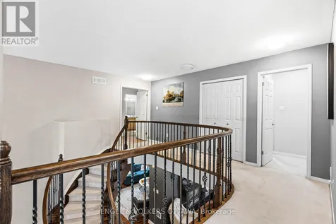 8 Glenrill Place Ottawa ON K2M 2T6