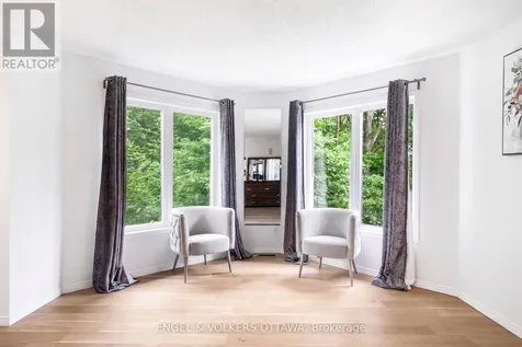 8 Glenrill Place Ottawa ON K2M 2T6