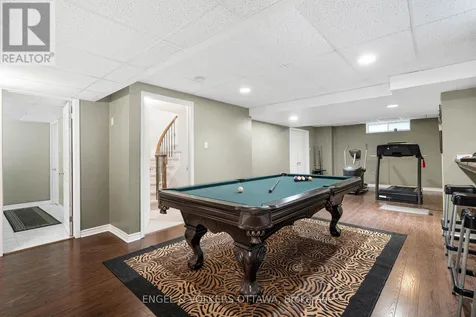 8 Glenrill Place Ottawa ON K2M 2T6