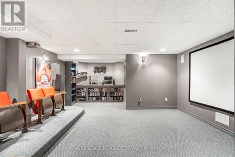 8 Glenrill Place Ottawa ON K2M 2T6
