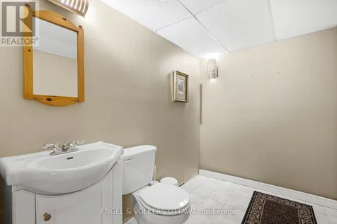 8 Glenrill Place Ottawa ON K2M 2T6
