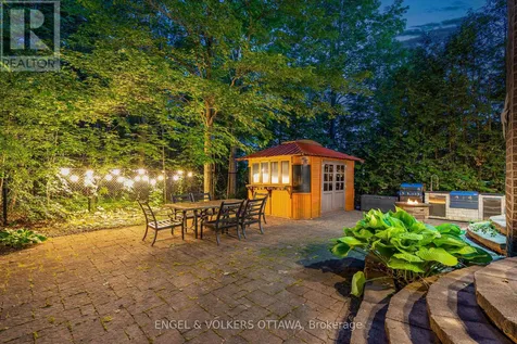 8 Glenrill Place Ottawa ON K2M 2T6