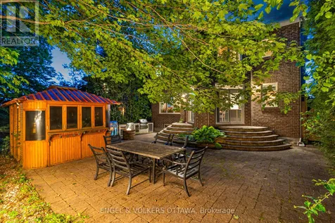 8 Glenrill Place Ottawa ON K2M 2T6