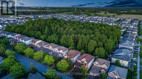 8 Glenrill Place Ottawa ON K2M 2T6