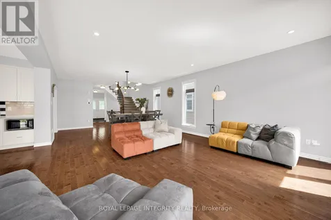 573 Egret Way Ottawa ON K2J 0E3