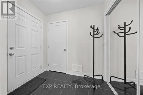 293 Anyolite Private Ottawa ON K2J 7J4