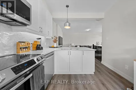293 Anyolite Private Ottawa ON K2J 7J4