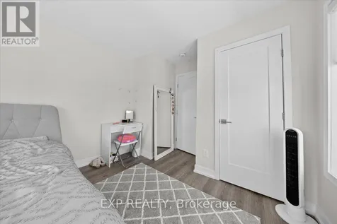293 Anyolite Private Ottawa ON K2J 7J4