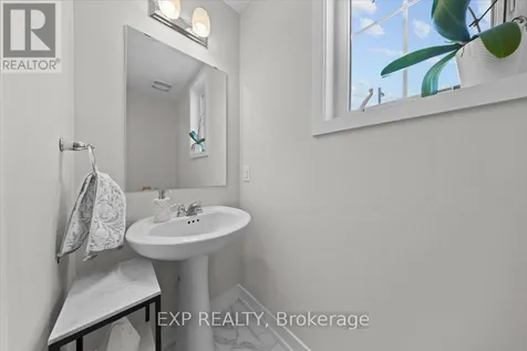 293 Anyolite Private Ottawa ON K2J 7J4