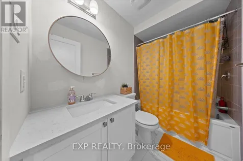 293 Anyolite Private Ottawa ON K2J 7J4