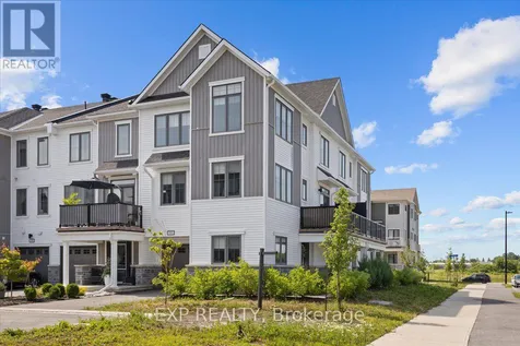 293 Anyolite Private Ottawa ON K2J 7J4