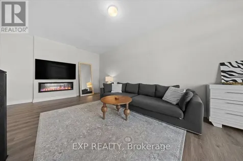 293 Anyolite Private Ottawa ON K2J 7J4