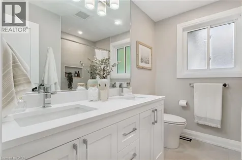 1414 Dewbourne Crescent Burlington ON L7M 1E7