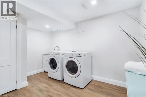 1414 Dewbourne Crescent Burlington ON L7M 1E7