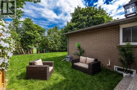 1414 Dewbourne Crescent Burlington ON L7M 1E7