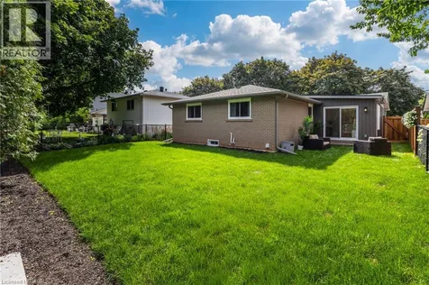 1414 Dewbourne Crescent Burlington ON L7M 1E7