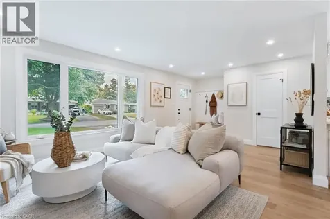 1414 Dewbourne Crescent Burlington ON L7M 1E7