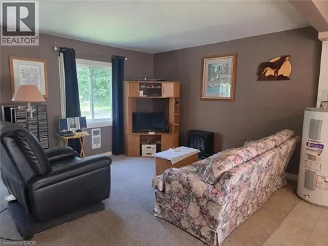 135 Mcarthur Avenue Welland ON L3B 2J8